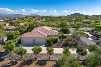 14 Summerset Dr, Phoenix, AZ 85085