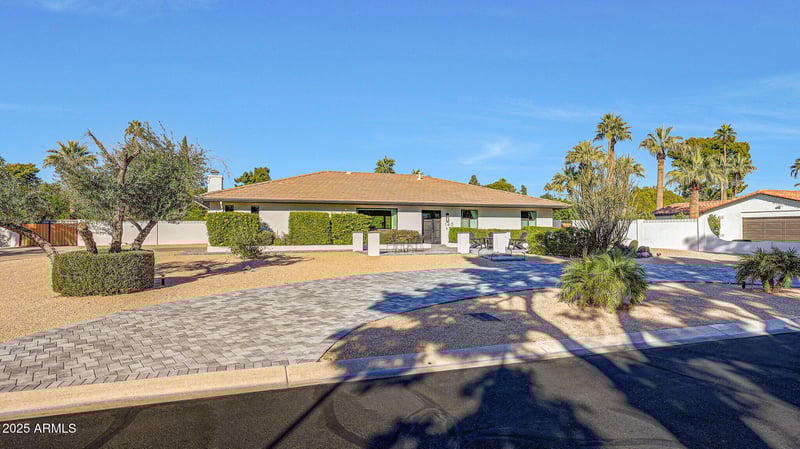 140 Cercado Ln, Litchfield Park, AZ 85340