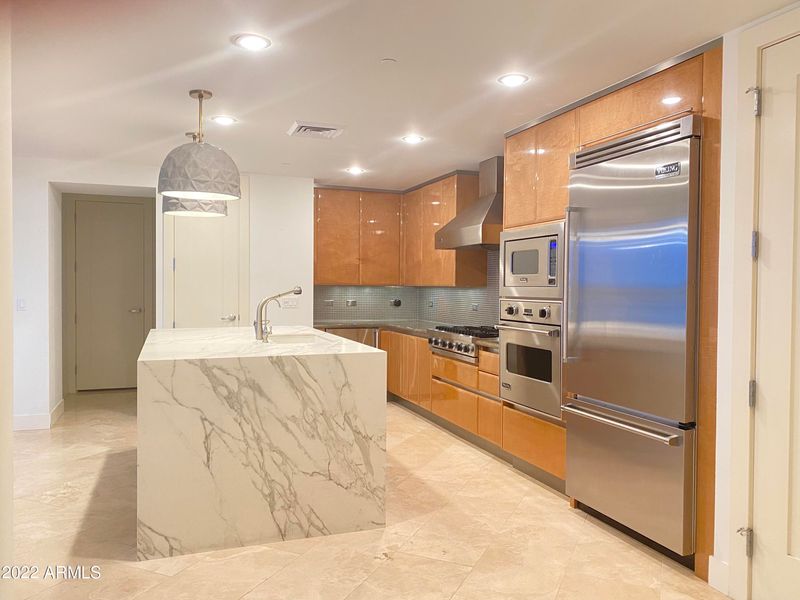 140 E Rio Salado Pw #710, Tempe, AZ 85281