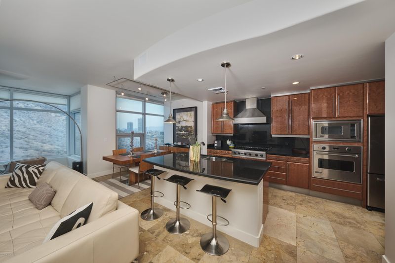 140 E Rio Salado Pw #906, Tempe, AZ 85281