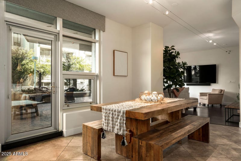 140 Rio Salado Pw #111, Tempe, AZ 85281