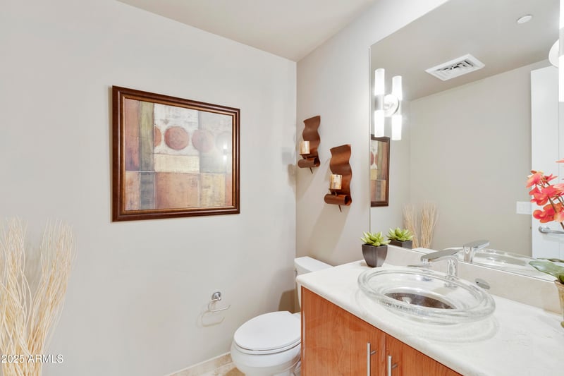 140 Rio Salado Pw #302, Tempe, AZ 85281