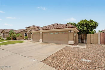 140 Baylor Ln, Gilbert, AZ 85233