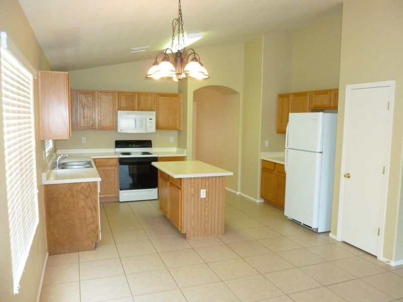 1400 E Santa Fiore St, San Tan Valley, AZ 85140