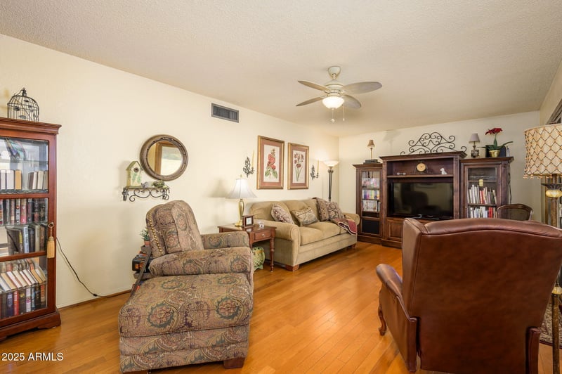 14002 39th Ln, Phoenix, AZ 85053