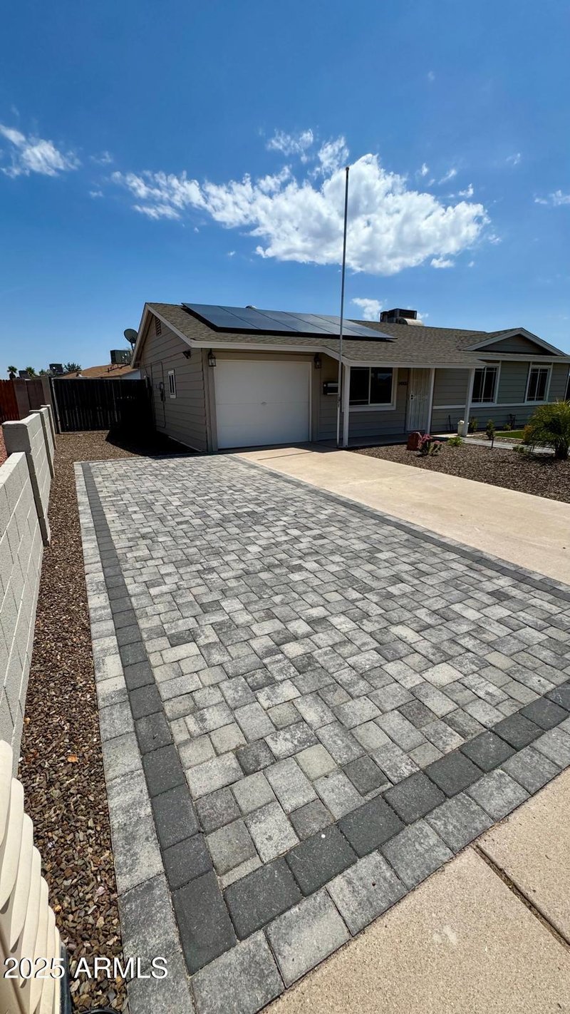 14005 38th Pl, Phoenix, AZ 85032