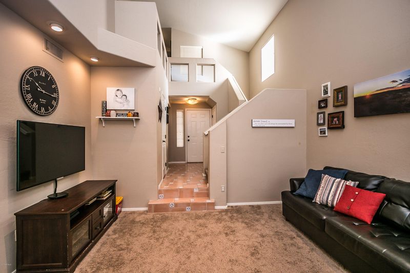 1401 E Cathedral Rock Dr, Phoenix, AZ 85048