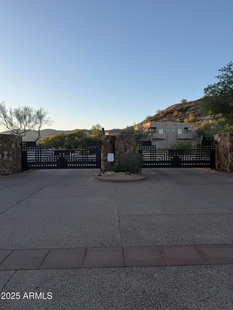 14012 Canyon Dr #20, Phoenix, AZ 85048
