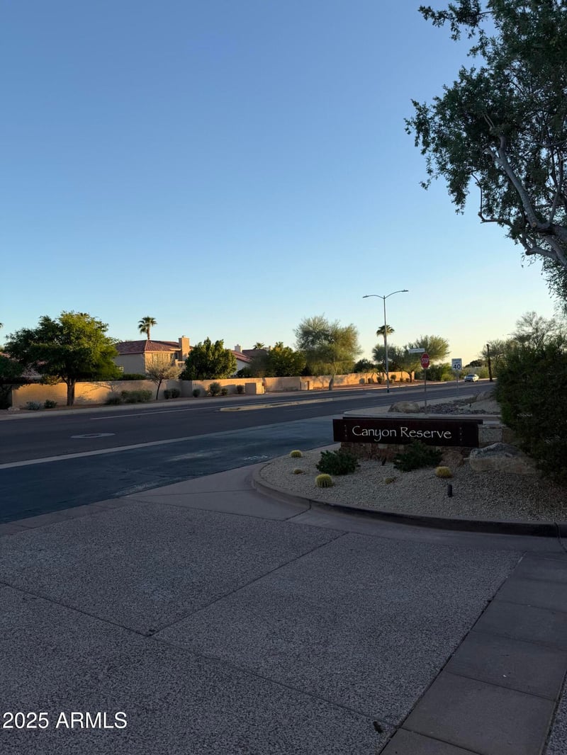 14012 Canyon Dr #20, Phoenix, AZ 85048