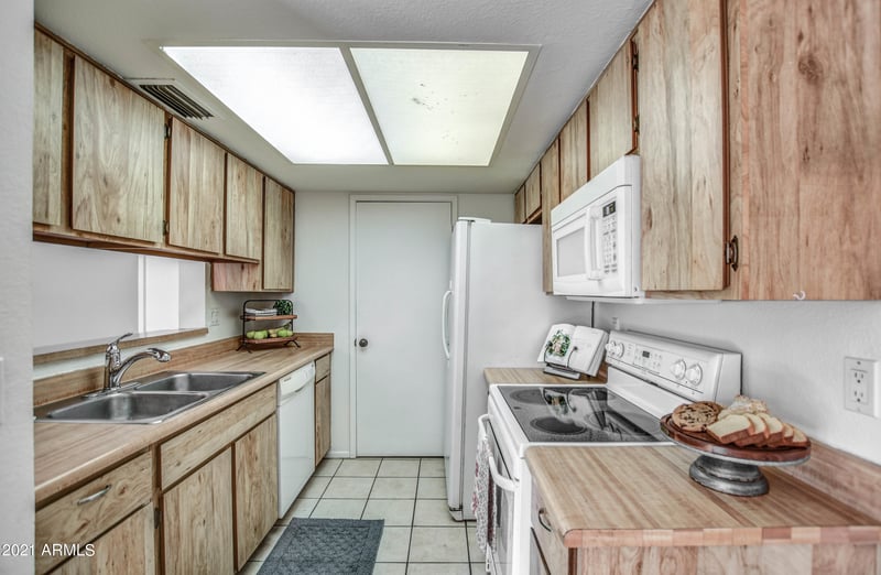 14012 N 53rd Dr, Glendale, AZ 85306