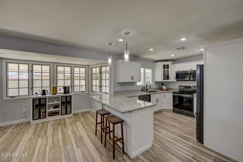 14018 N 44th Dr, Glendale, AZ 85306