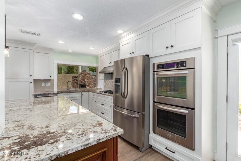 1402 E Bayview Dr, Tempe, AZ 85283