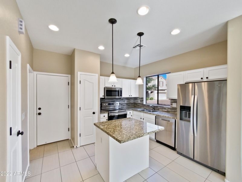1402 E Dunbar Dr, Phoenix, AZ 85042
