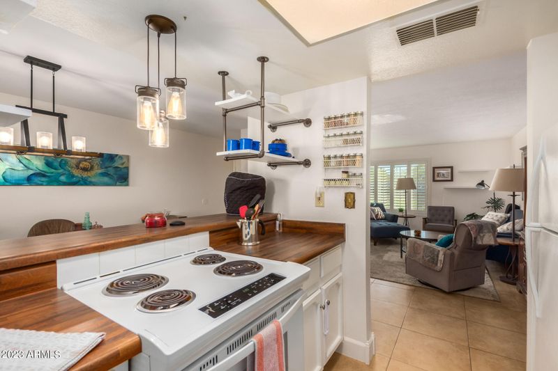 1402 E Guadalupe Rd #104, Tempe, AZ 85283