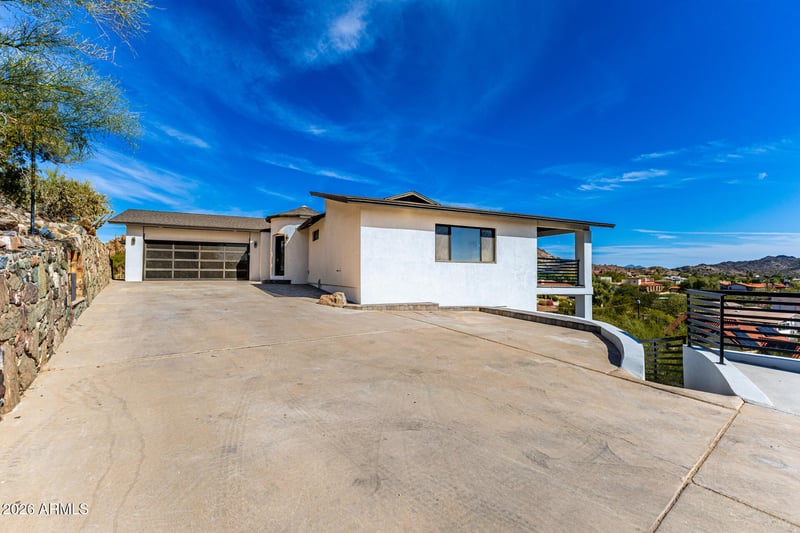 1402 E Las Palmaritas Dr, Phoenix, AZ 85020