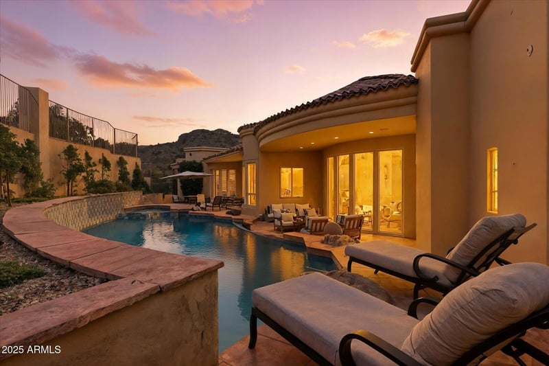 14020 Canyon Dr, Phoenix, AZ 85048