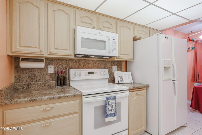 14022 Palm Ridge Dr, Sun City, AZ 85351