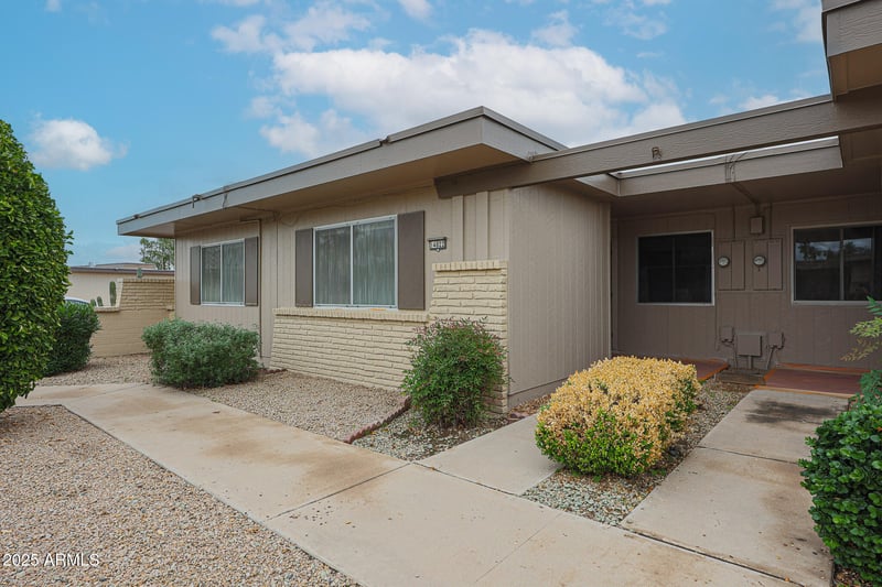 14022 Palm Ridge Dr, Sun City, AZ 85351