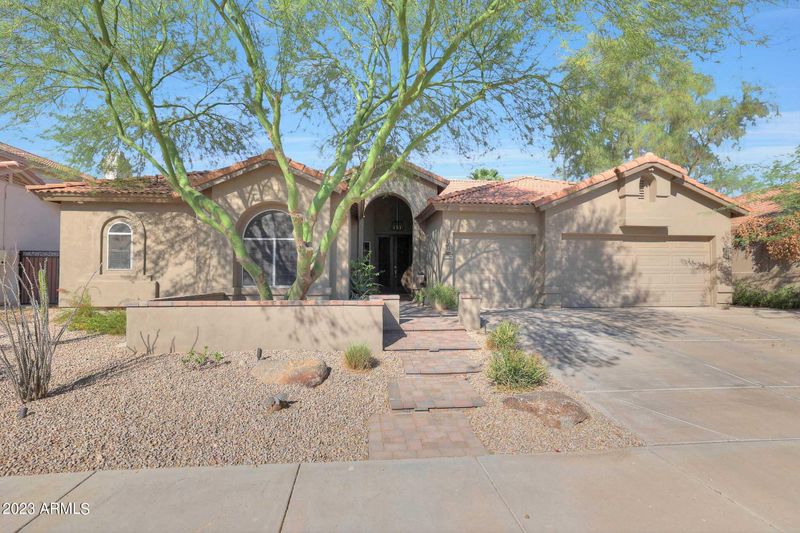 14026 S 33rd St, Phoenix, AZ 85044
