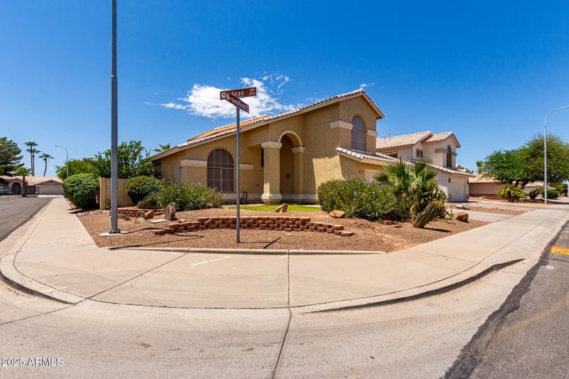1403 Goldfinch Way, Chandler, AZ 85286