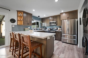 1403 N 44th St, Phoenix, AZ 85008