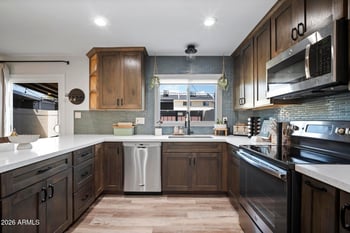 1403 N 44th St, Phoenix, AZ 85008