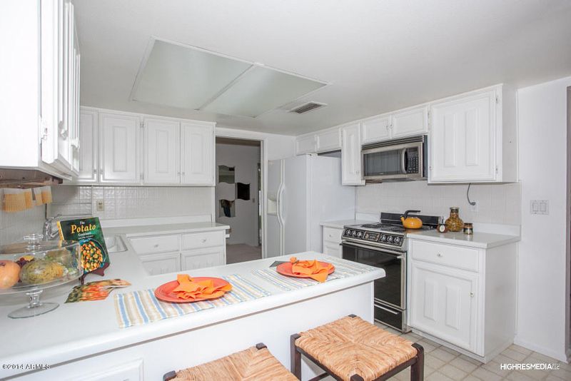 14030 N Medinan Dr E, Phoenix, AZ 85022