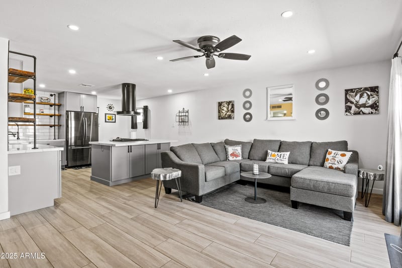 14034 48th Ave, Glendale, AZ 85306