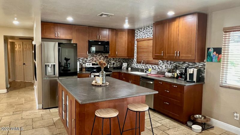 14035 N 43rd Dr, Glendale, AZ 85306