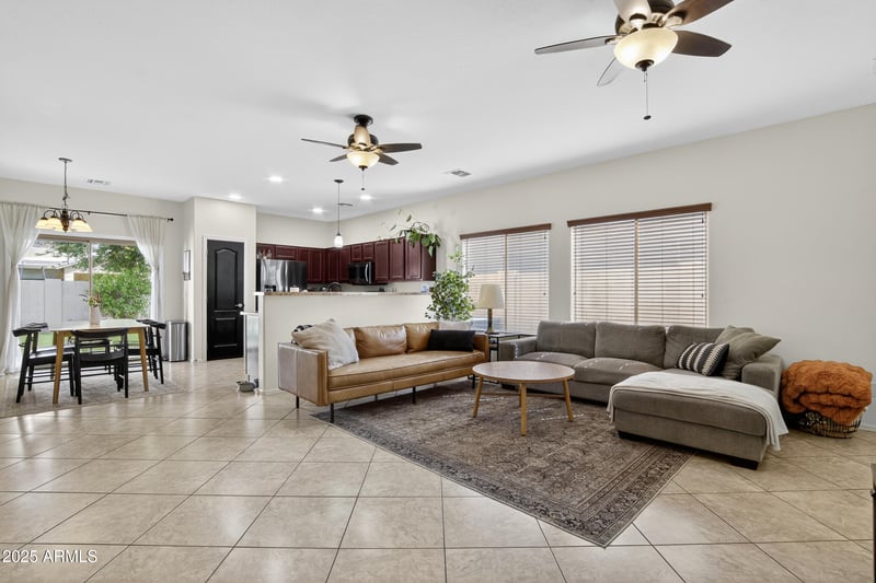 1404 Santa Gertrudis Trl, San Tan Valley, AZ 85143