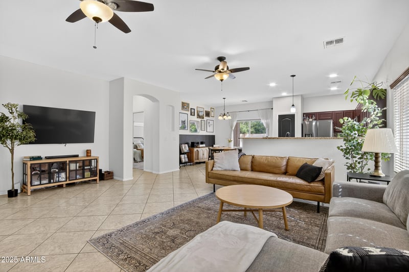 1404 Santa Gertrudis Trl, San Tan Valley, AZ 85143