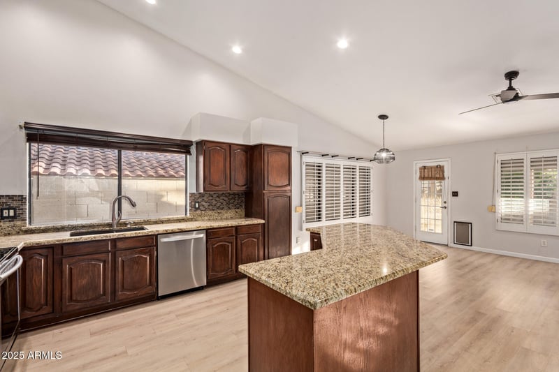 14044 39th St, Phoenix, AZ 85044