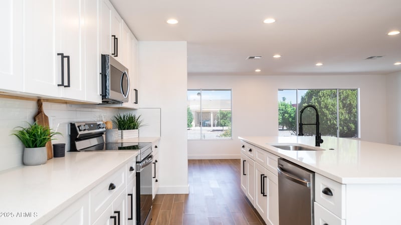 14044 Cameo Dr, Sun City, AZ 85351