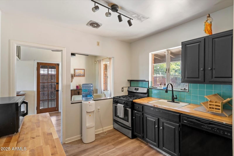 1405 Osborn Rd, Phoenix, AZ 85014