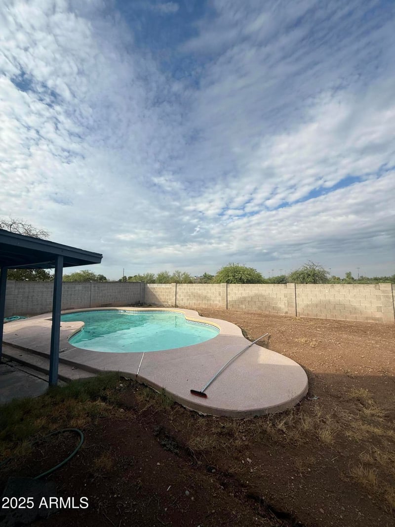 14052 61st Ave, Glendale, AZ 85306