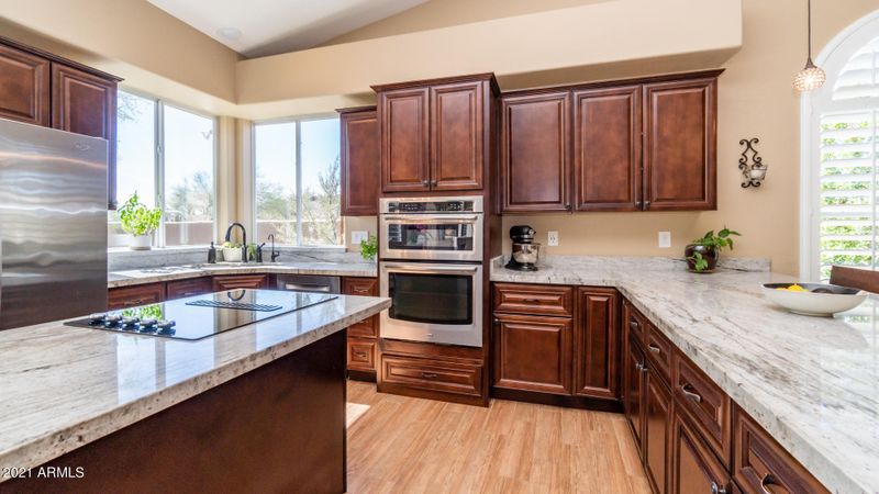 14057 S 33rd St, Phoenix, AZ 85044