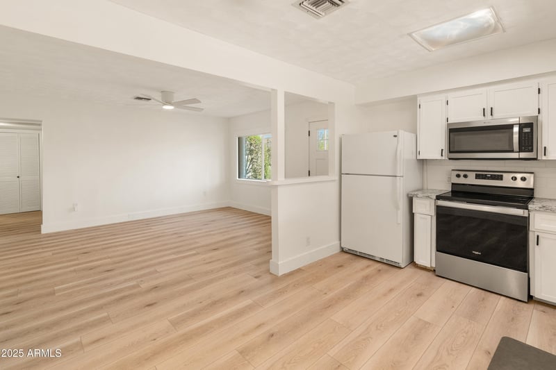 1407 Mountain View Rd, Phoenix, AZ 85020