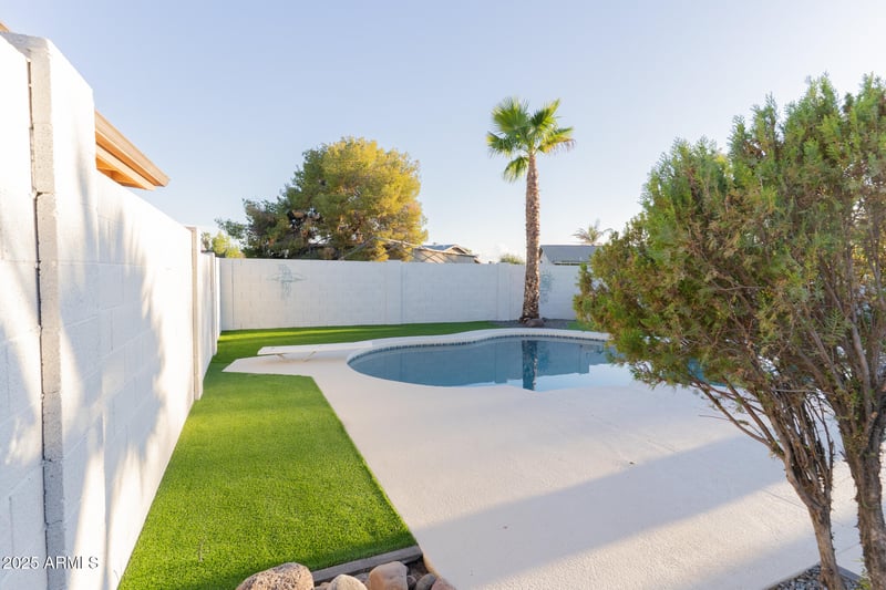 1407 Utopia Rd, Phoenix, AZ 85027