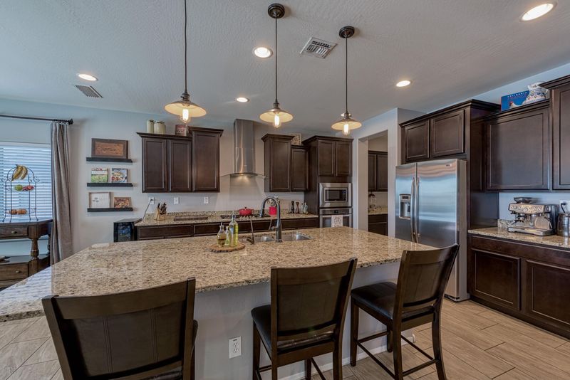 1407 W Spur Dr, Phoenix, AZ 85085