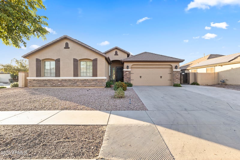 14077 Charter Oak Rd, Surprise, AZ 85379