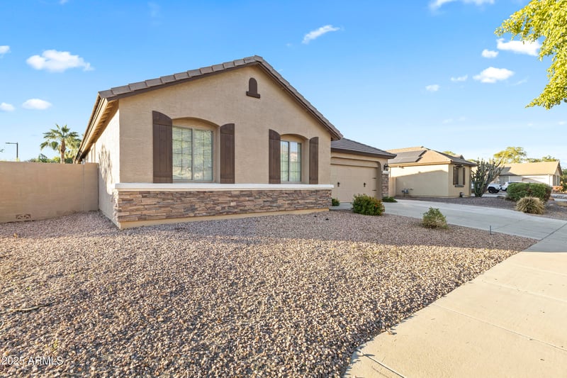 14077 Charter Oak Rd, Surprise, AZ 85379