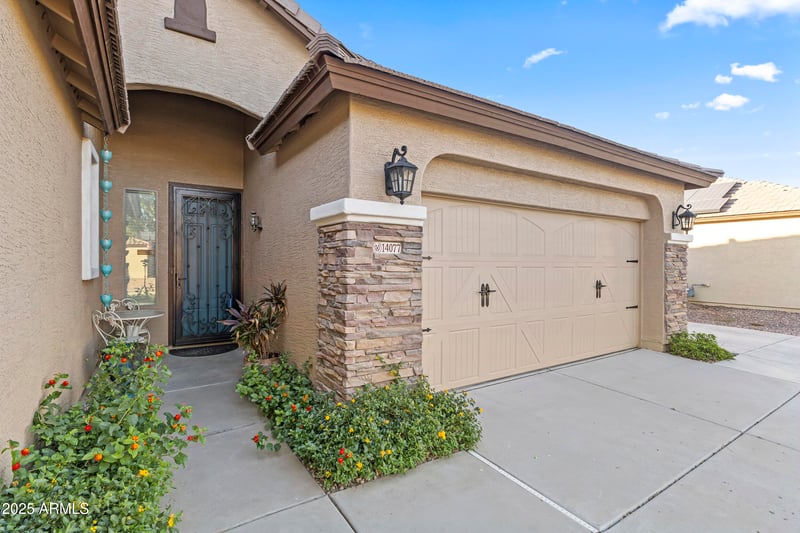 14077 Charter Oak Rd, Surprise, AZ 85379