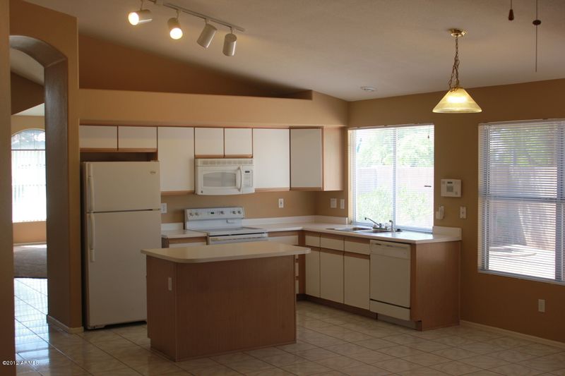 1408 E Comstock Dr, Gilbert, AZ 85296