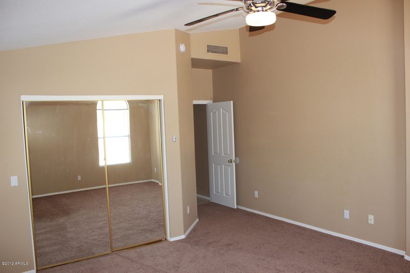 1408 E Comstock Dr, Gilbert, AZ 85296