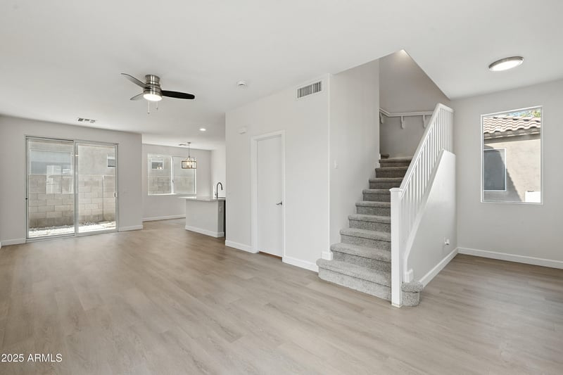 1409 Bloch Rd, Phoenix, AZ 85040