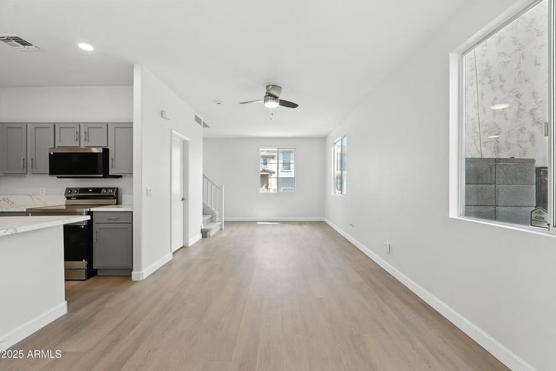 1409 Bloch Rd, Phoenix, AZ 85040