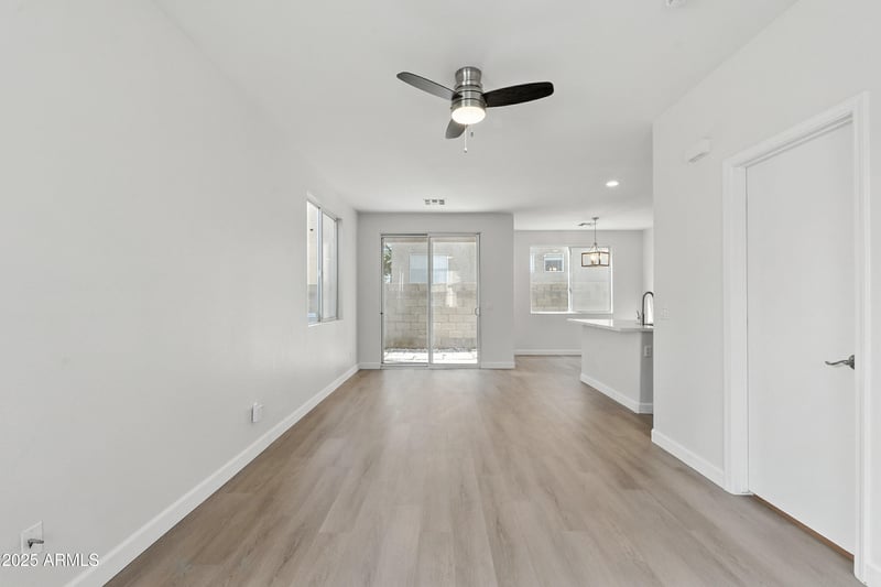 1409 Bloch Rd, Phoenix, AZ 85040