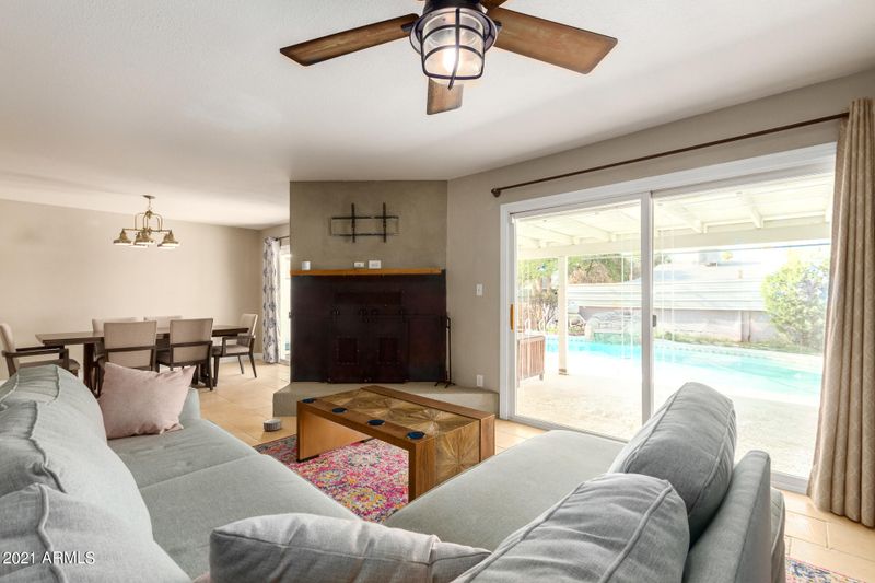 1410 E Manhatton Dr, Tempe, AZ 85282