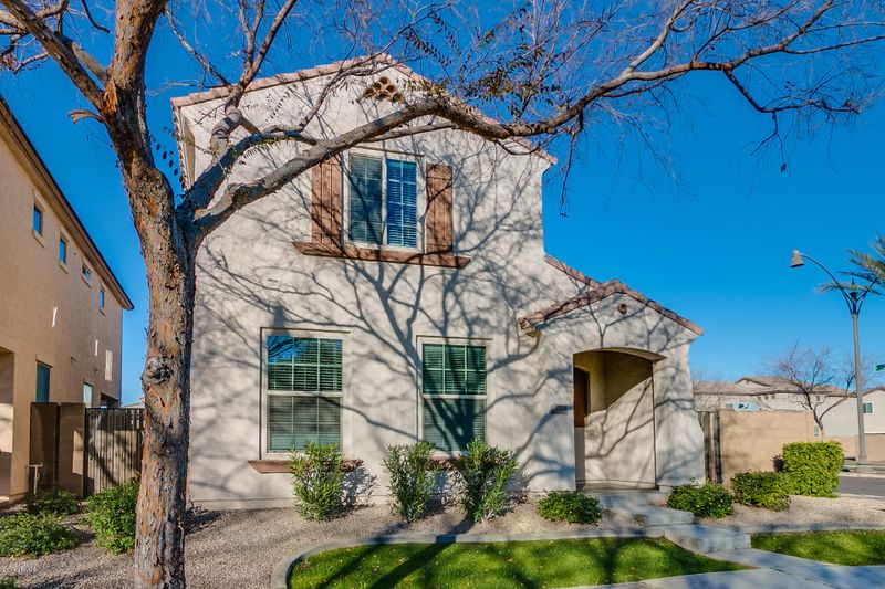 1410 S Colt Dr, Gilbert, AZ 85296