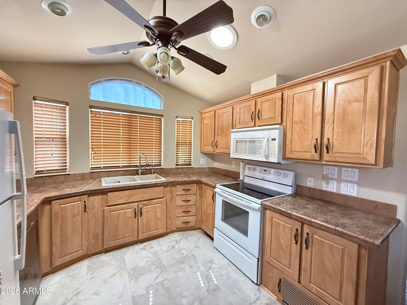 1410 Havasupai Dr #410, Apache Junction, AZ 85119